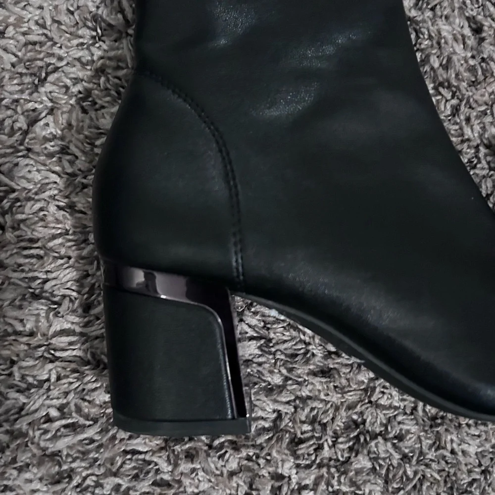 ⚡️DKNY • Black Block Heel Bootie • sz 7M - Picture 10 of 10